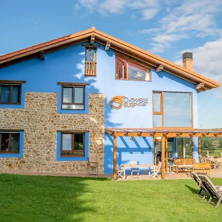Oyambre Surf House Guest house