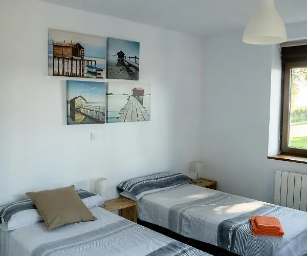 Oyambre Surf House בית הארחה Los Llaos