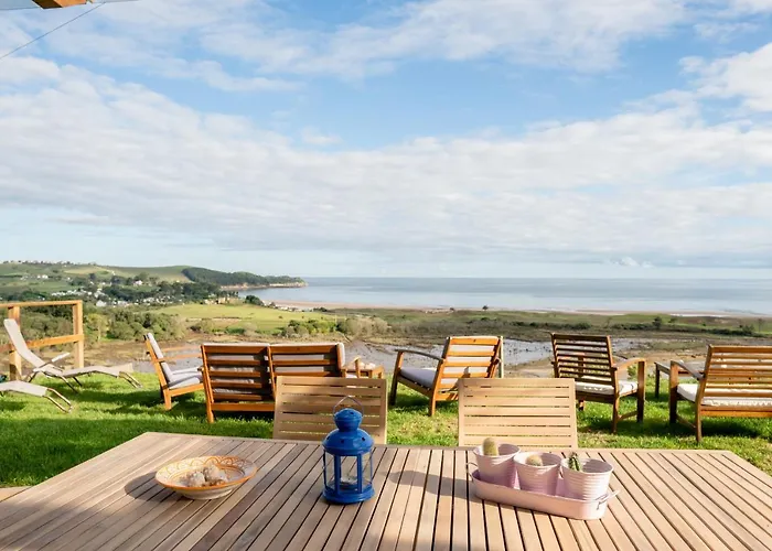 בית הארחה Oyambre Surf House Los Llaos