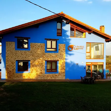 Oyambre Surf House *