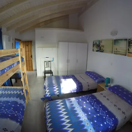 Oyambre Surf House Гостевой дом