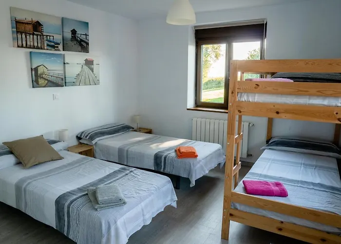 Oyambre Surf House Guest house *