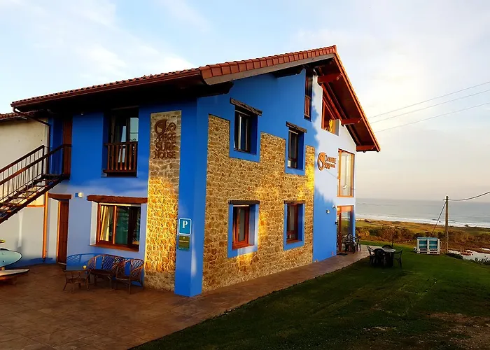 Oyambre Surf House Guest house *