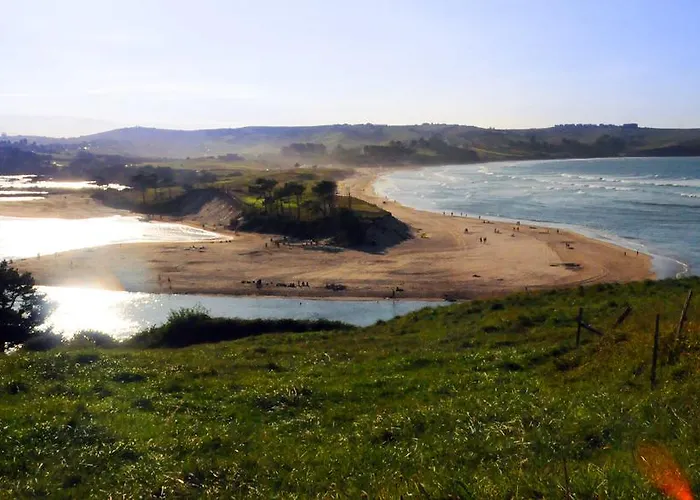 Oyambre Surf House Los Llaos